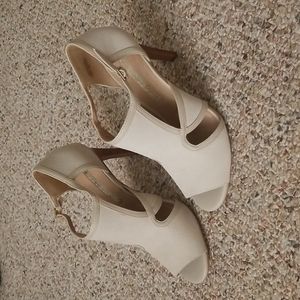 NWOT Audrey Brooke Cream Open Toe Heels